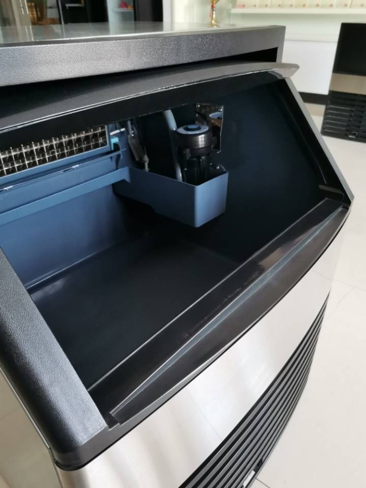 Commercial Ice Maker