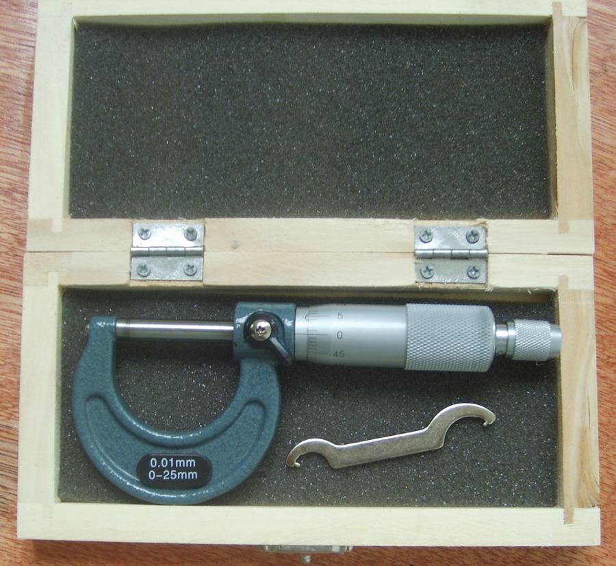 Digital Precision Micrometer for Accurate Measurements | Merhein